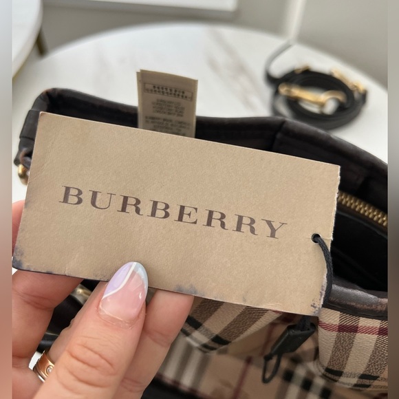 Burberry vintage handbag. - Picture 6 of 7